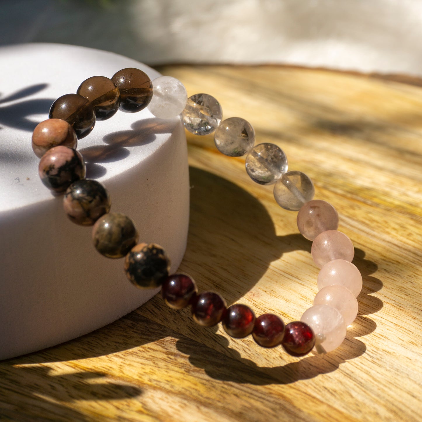 Love Crystal and Stone Combination Bracelet Jewellery 8mm - Rose Quartz, Rhodonite, Clear Quartz, Garnet, Smokey Quartz) call in love, be in touch with yourself, Opening the Heart Chakra, Healing Past Trauma, Healing Emotional Body, Holistic Calm! "