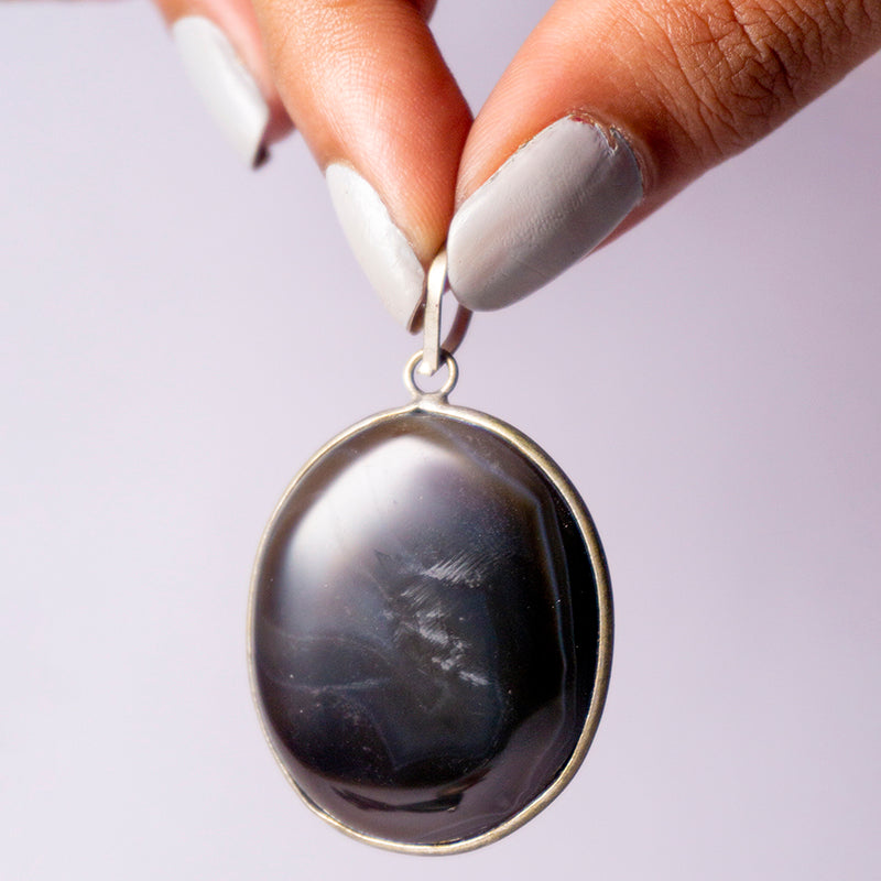 Black Onyx Crystal And Stone Necklace Round Pendant Jewellery