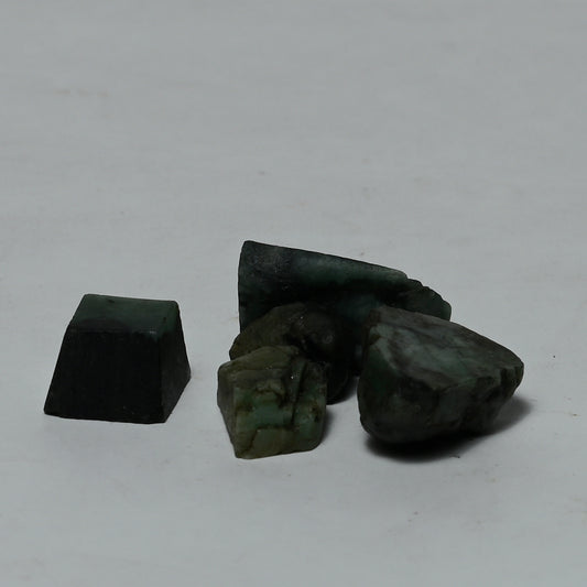 Real Emerald Crystal Raw Stone